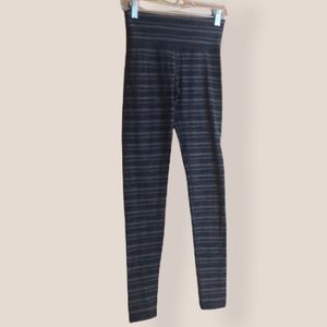 Lululemon gray purple striped leggings size 4